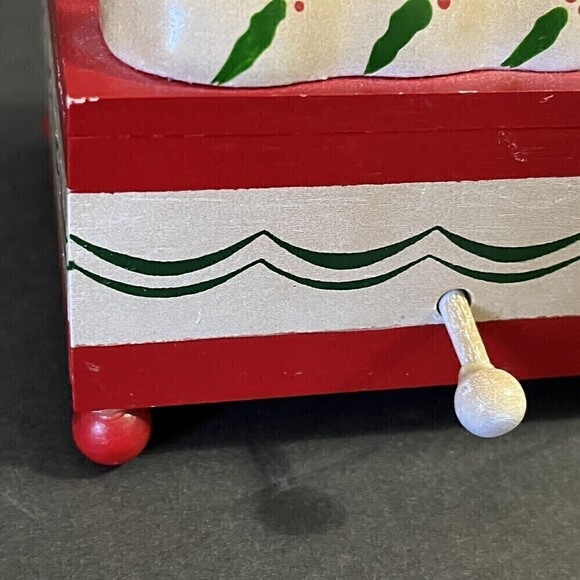 Vintage Schmid Wooden Christmas Sleigh Carriage Animated Xmas Music Box TESTED - Picture 8 of 16